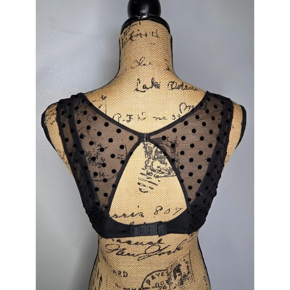 Victoria’s Secret Open-Back Plunge Bra Size 36DD